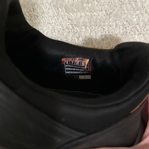 Men's Skechers Classic Fit Air Cooled Memory Foam slip on sneakers sz 8 used - Picture 5 of 6